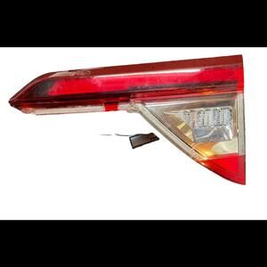 2020-2022 GMC Acadia Denial Inner Tail Light  Right Passenger *Small Crack**